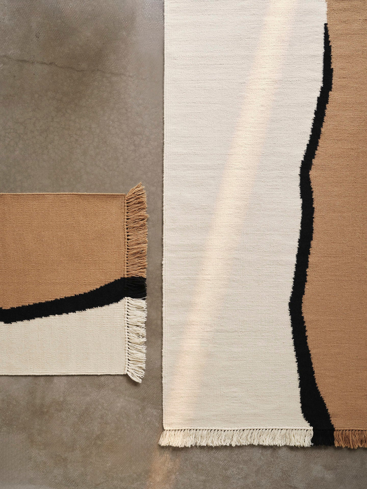 Soil Kelim Runner, Dark Sand/Off-white