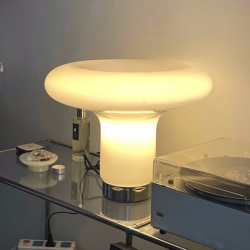 Jeppe Table Lamp