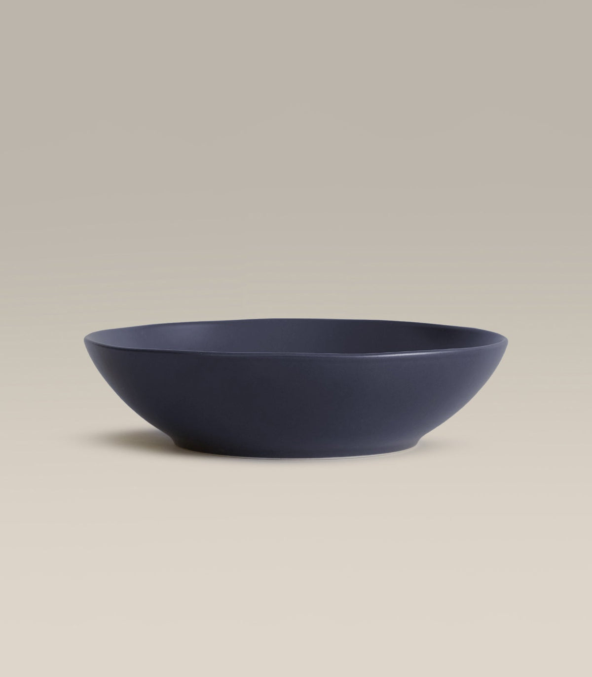 Big Stoneware Bowl Set, second rim and edge detail