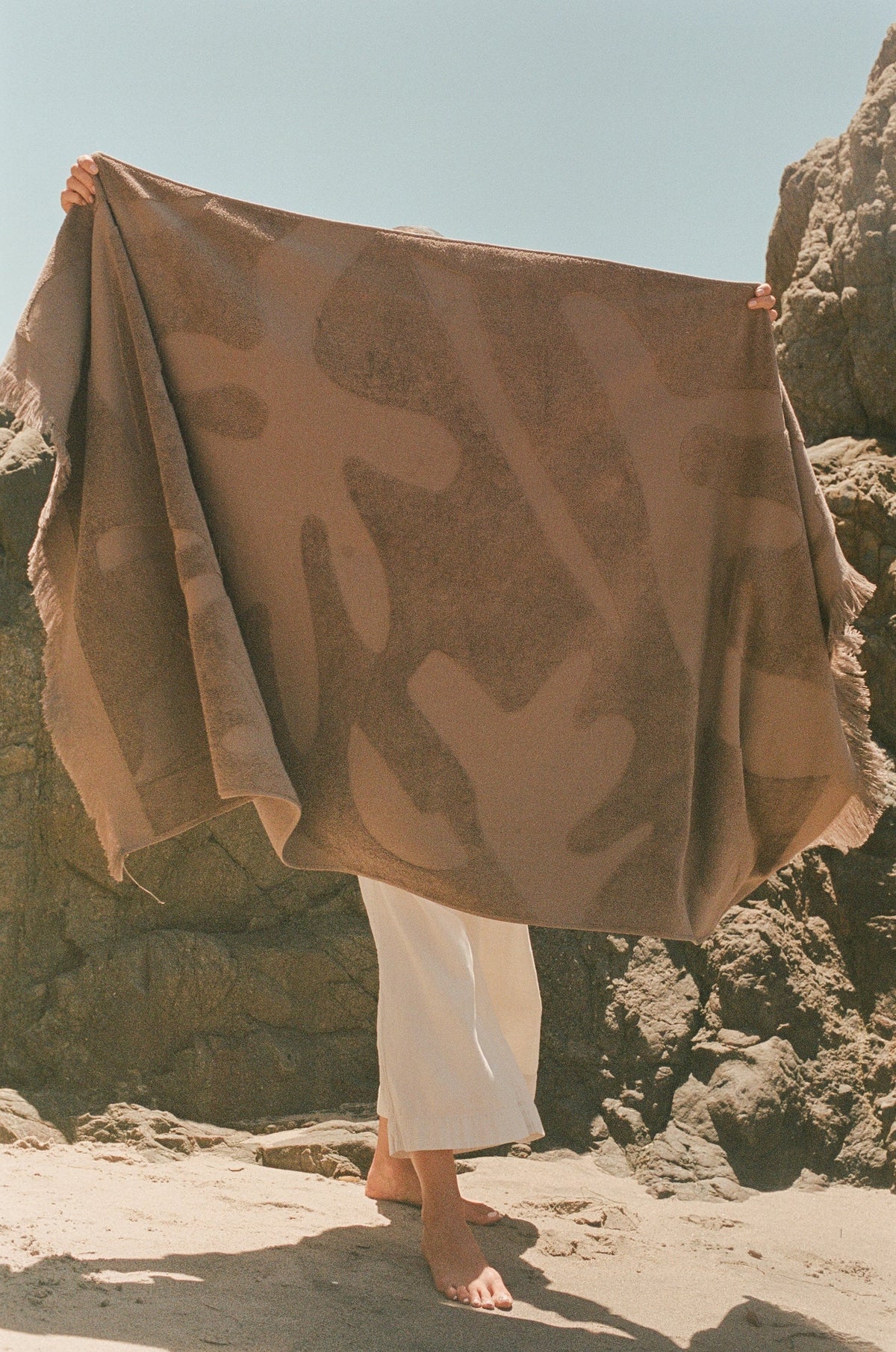 Casa Zuma Beach Towel – Espresso