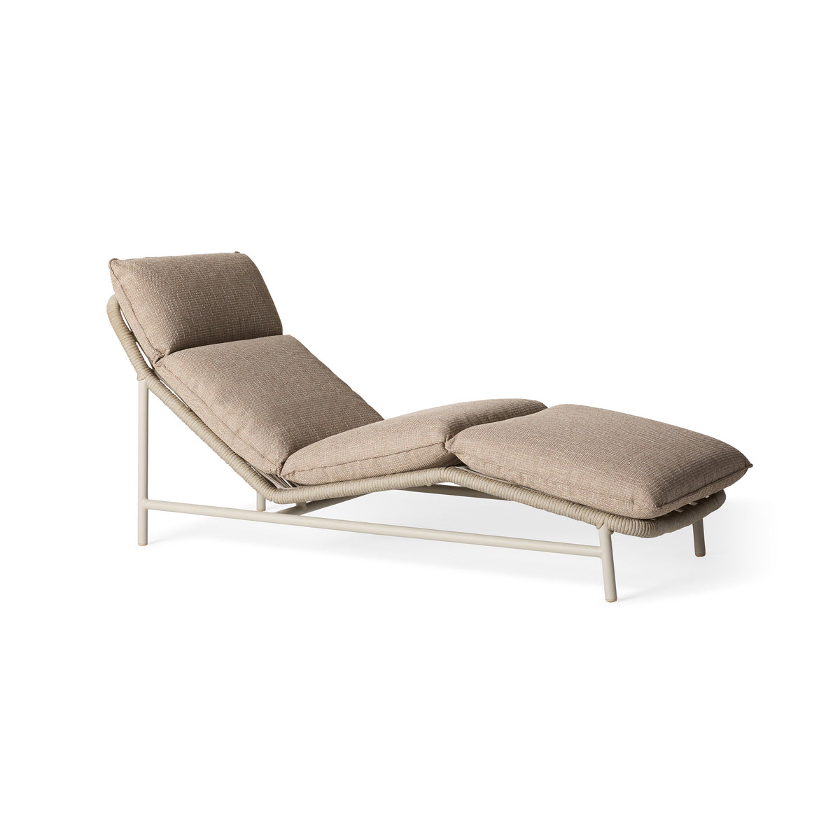 Silverado Dune Aluminum Sun Lounger, front view