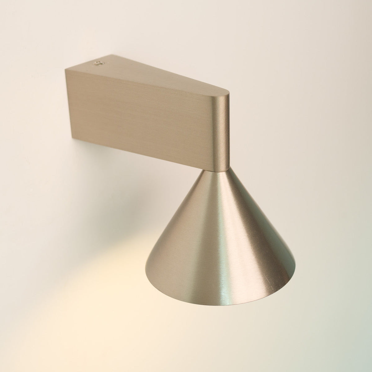 Staccato Modern Minimalist Wall Light