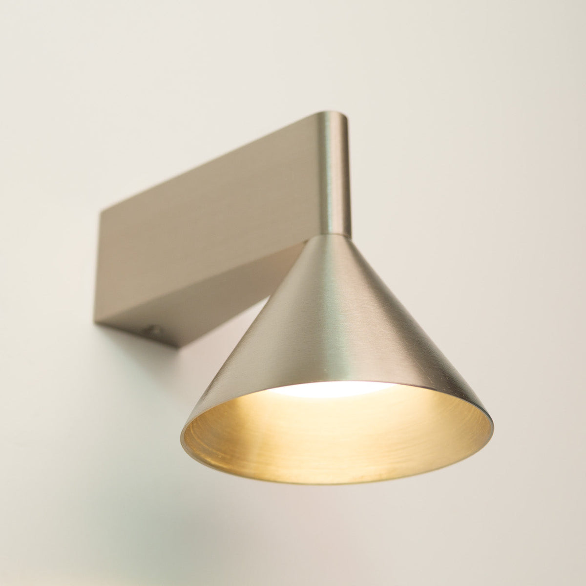 Staccato Modern Minimalist Wall Light