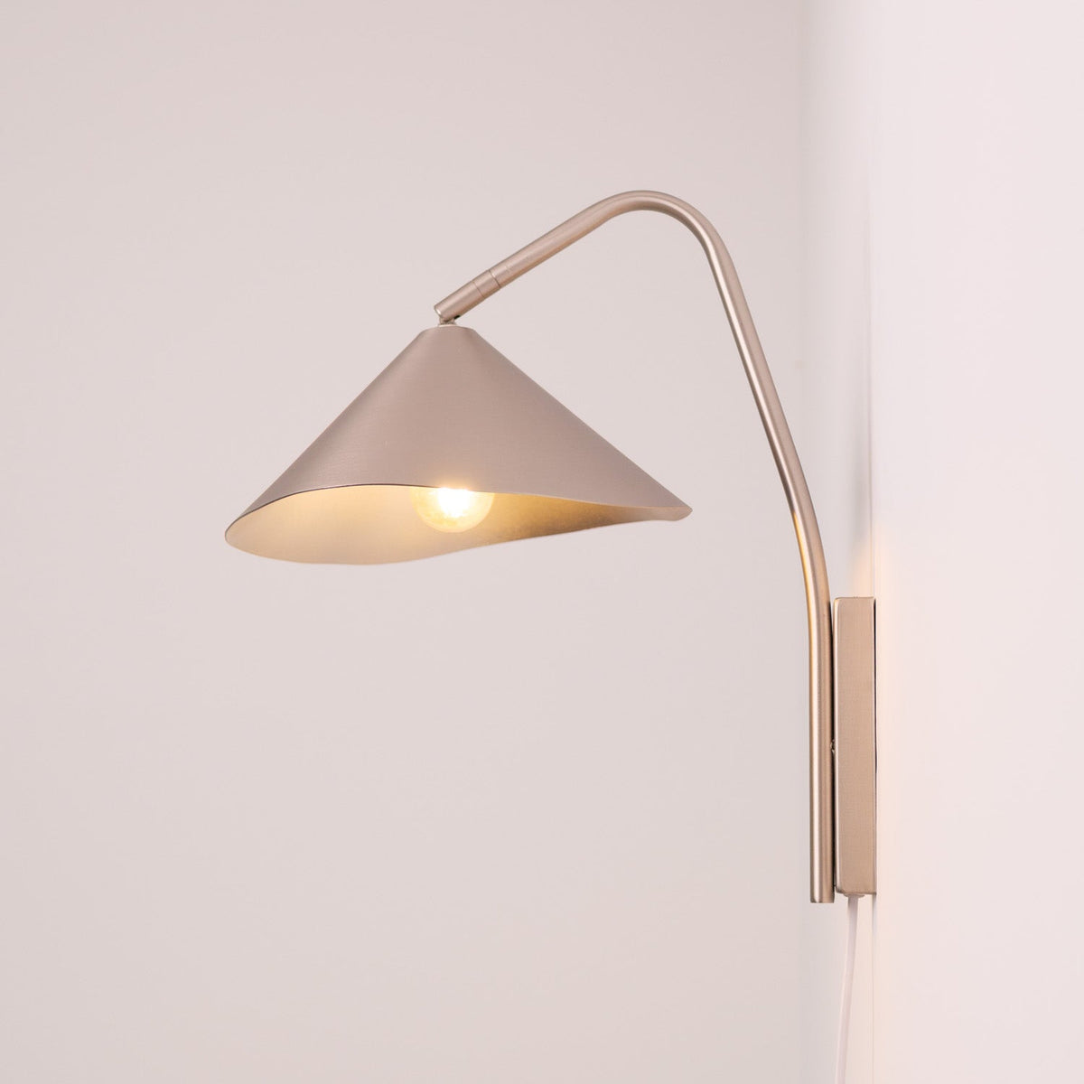 Arne Industrial minimalist brushed aluminium wall light
