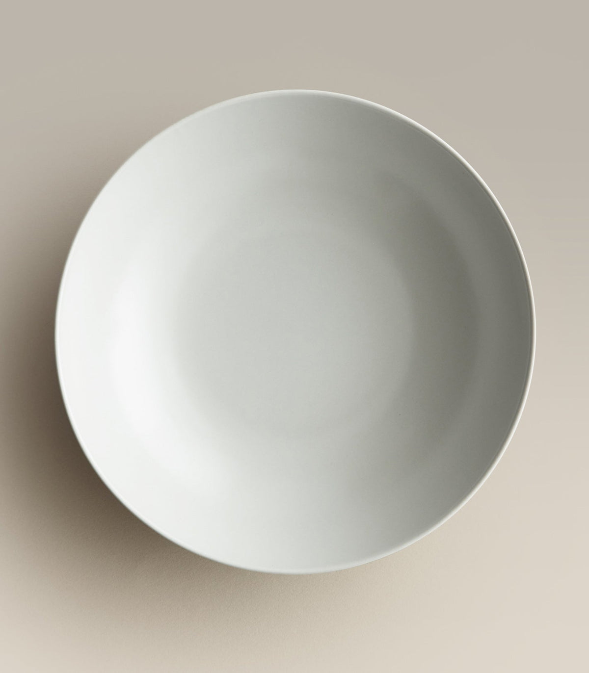 Big Stoneware Bowl Set, rim and edge detail