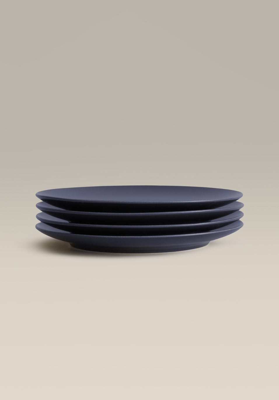 Big Stoneware Plate Set, second rim and edge detail
