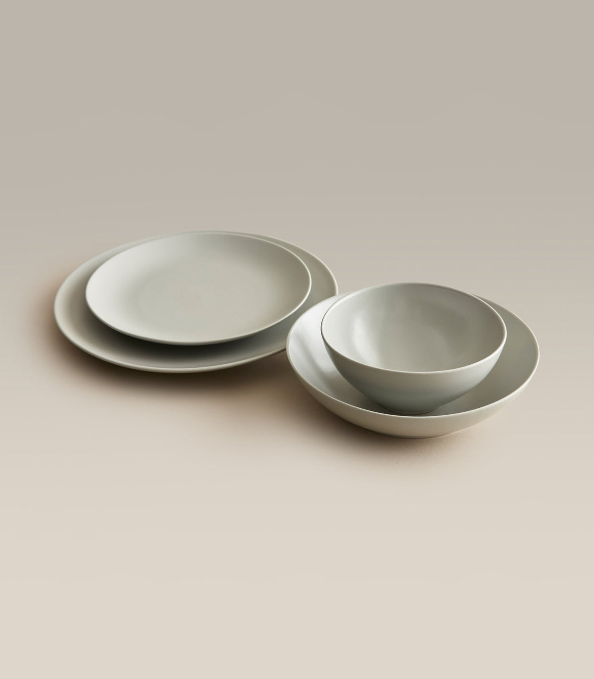 Big Stoneware Plate Set, underside detail