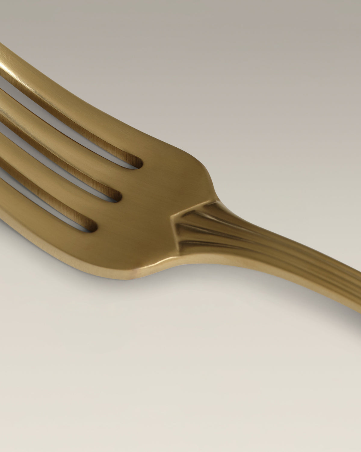 Crescent Four-Person Settings Flatware Set, rim and edge detail