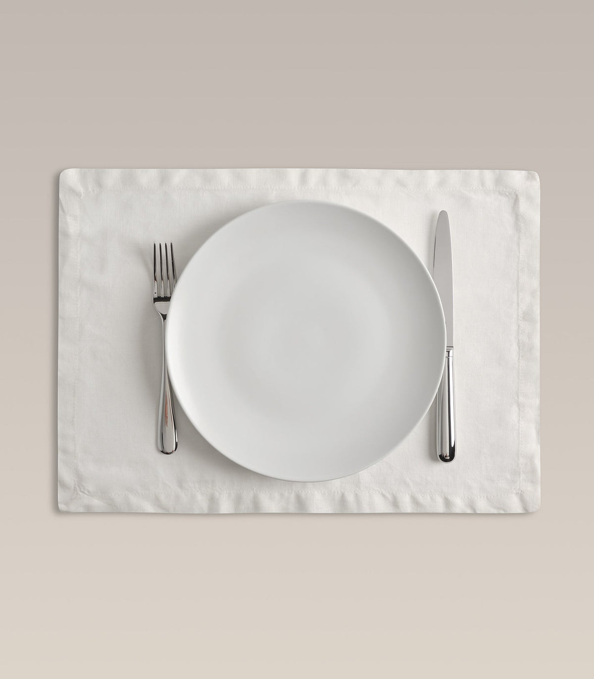 Everyday Linen Placemat Set, corner and edge detail