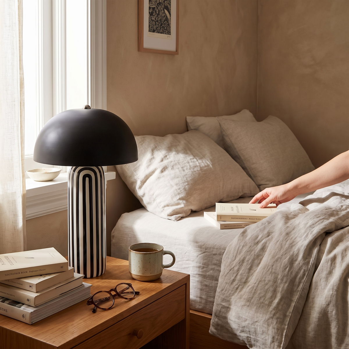 Jay Ceramic Table Lamp