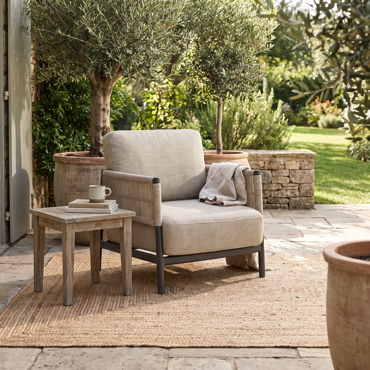 Saratoga Lounge Chair in Charcoal Aluminum