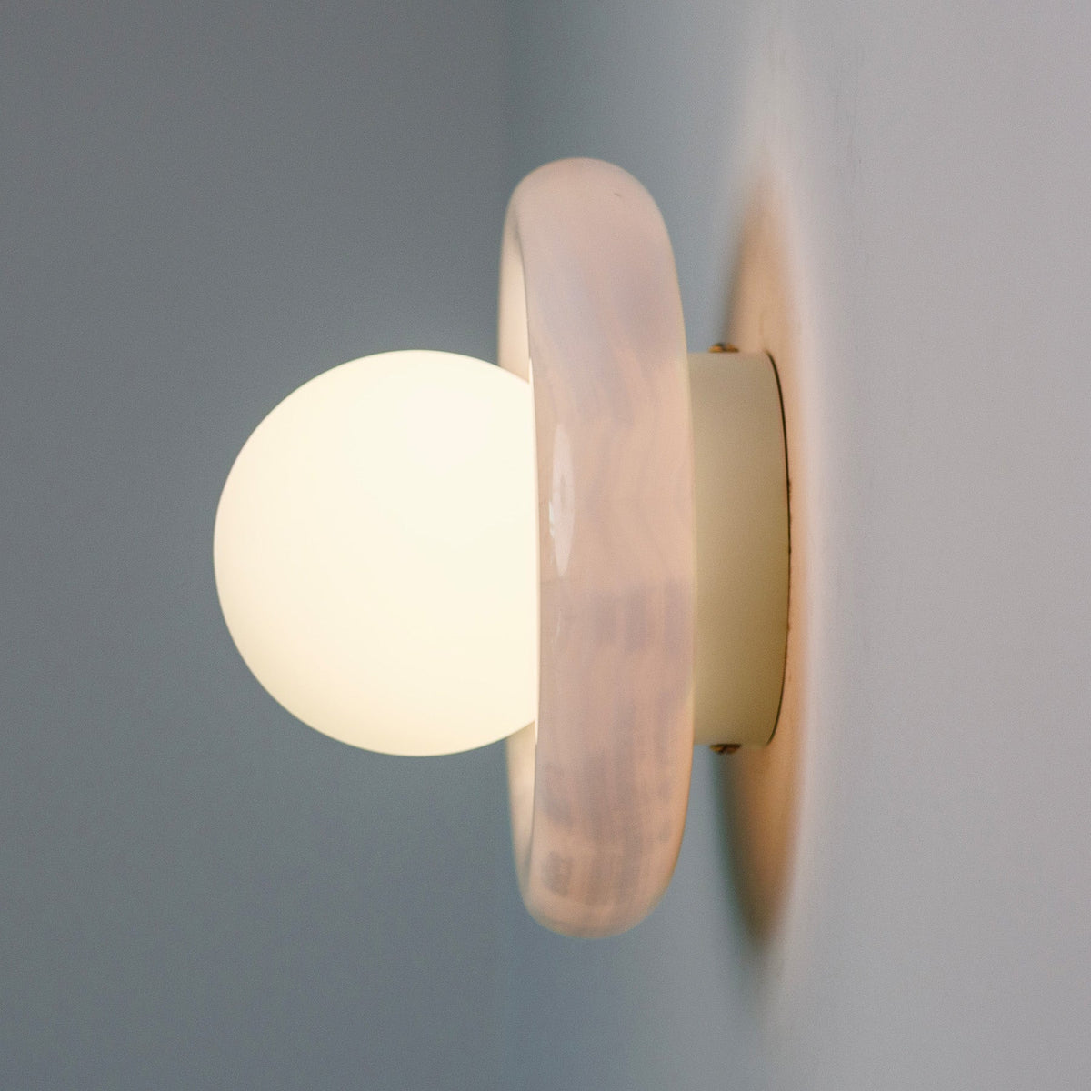 Nara Alabaster cloud stone bubble plate wall Light / sconce